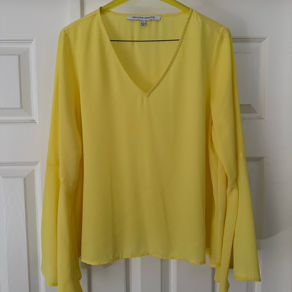 Collective Concepts polyester top. Size L